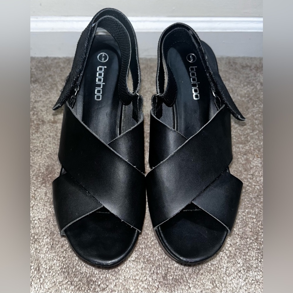 Boohoo UK black wedge heels sandals SIZE 8 US